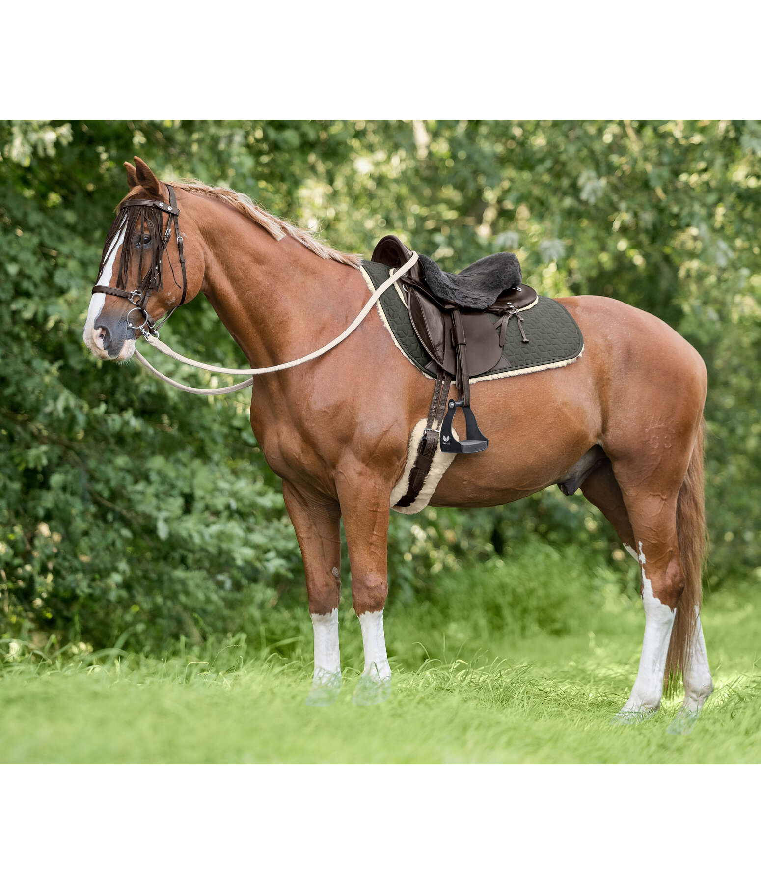 Tapis de selle en laine de mouton retourn  Bernina