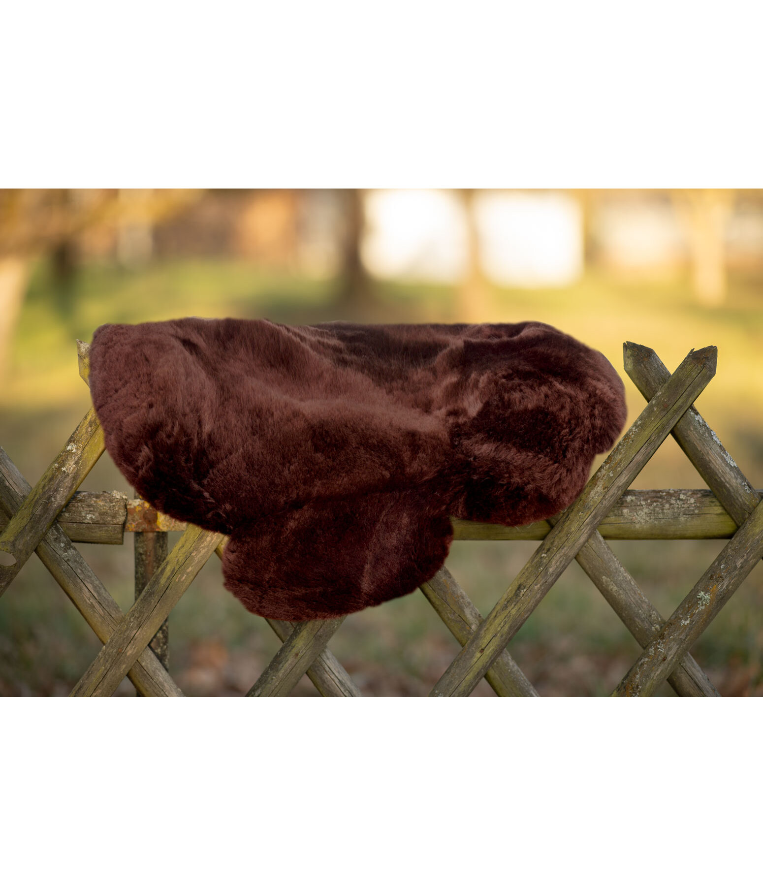 Fourrure de selle en v�ritable fourrure d'agneau